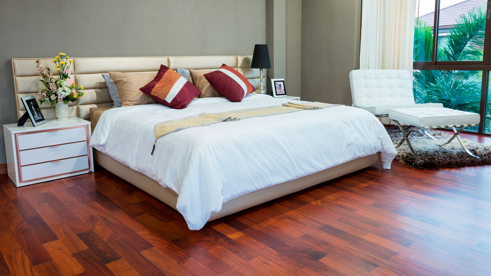 piso tipo madera en habitación